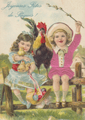 Petits enfants et poussins &agrave; P&acirc;ques
